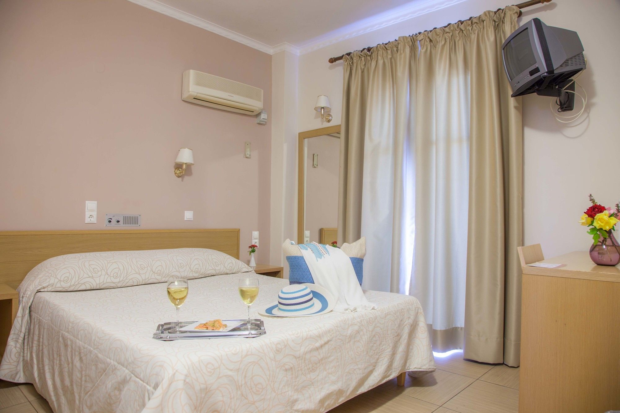 G George Aparthotel Nydri  Luaran gambar